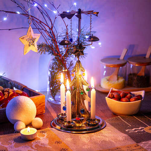vánoční andělská dekorace na stůl